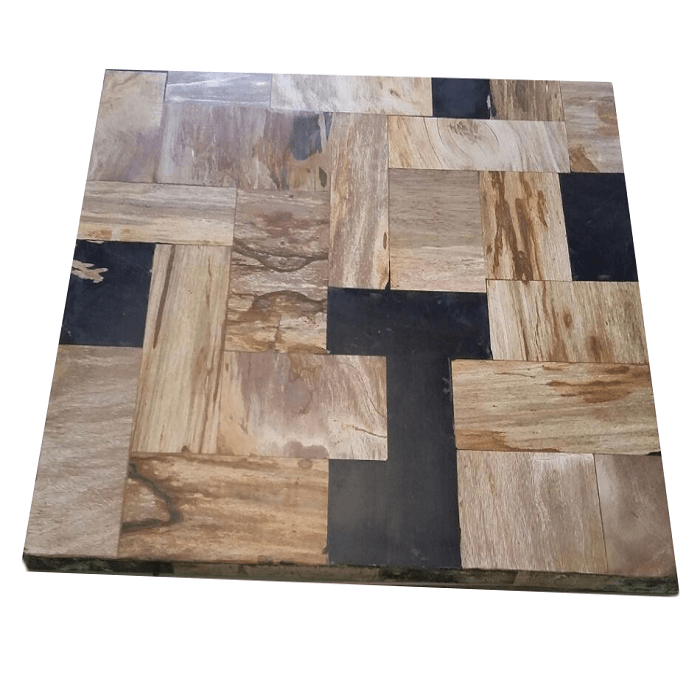 Quadratischer Tisch aus versteinertem Holz Quadratischer Tisch aus versteinertem Holz